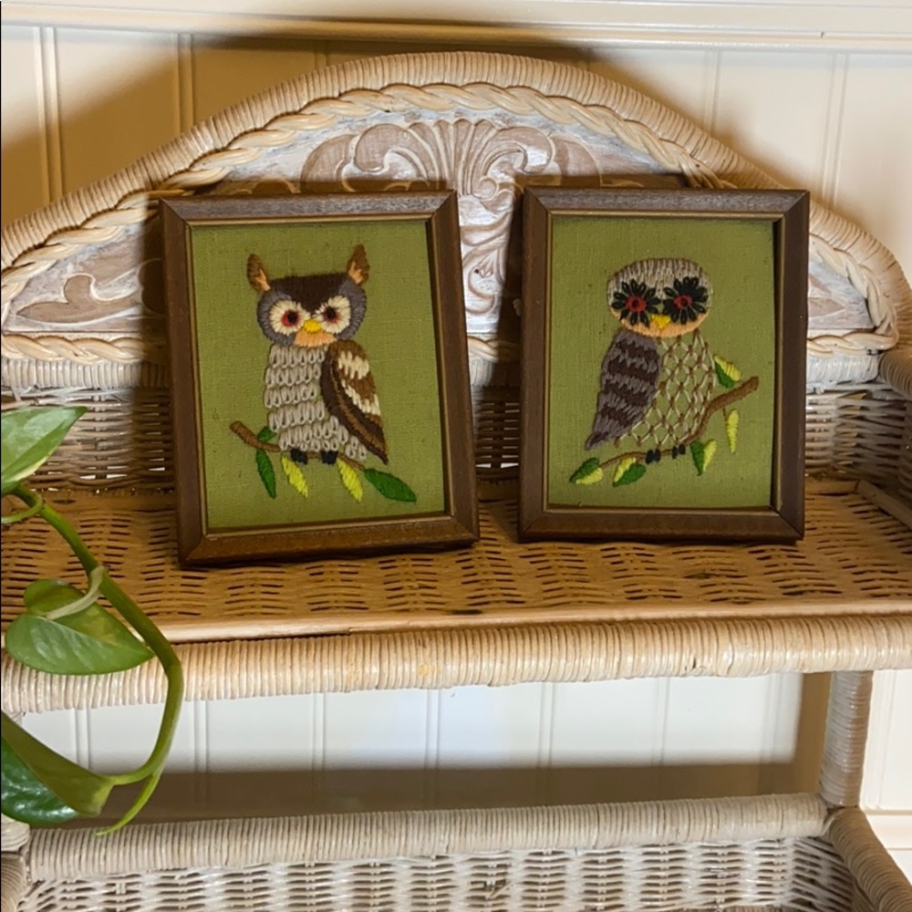 Vintage owl embroidered frames - set of 2